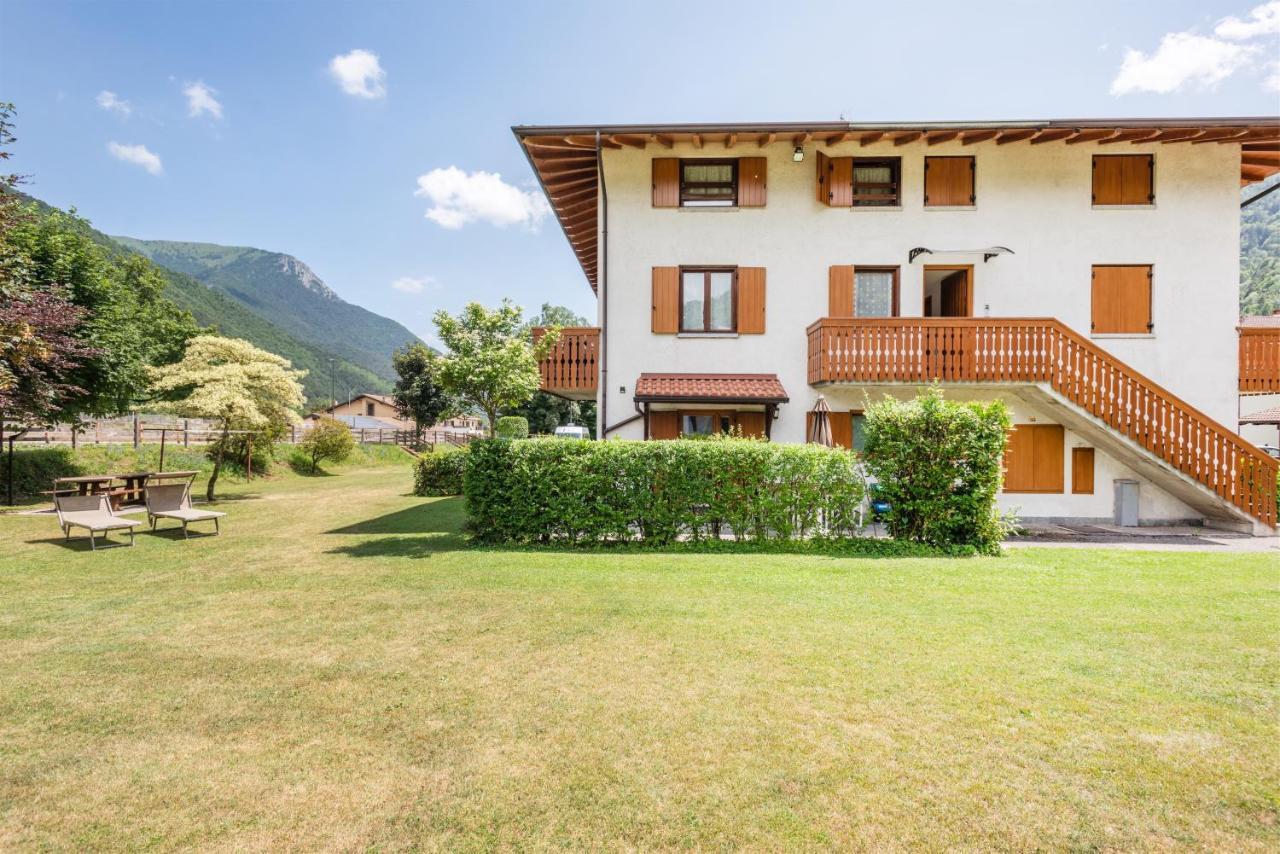 Casa Lucia Lägenhet Pieve Di Ledro Exteriör bild