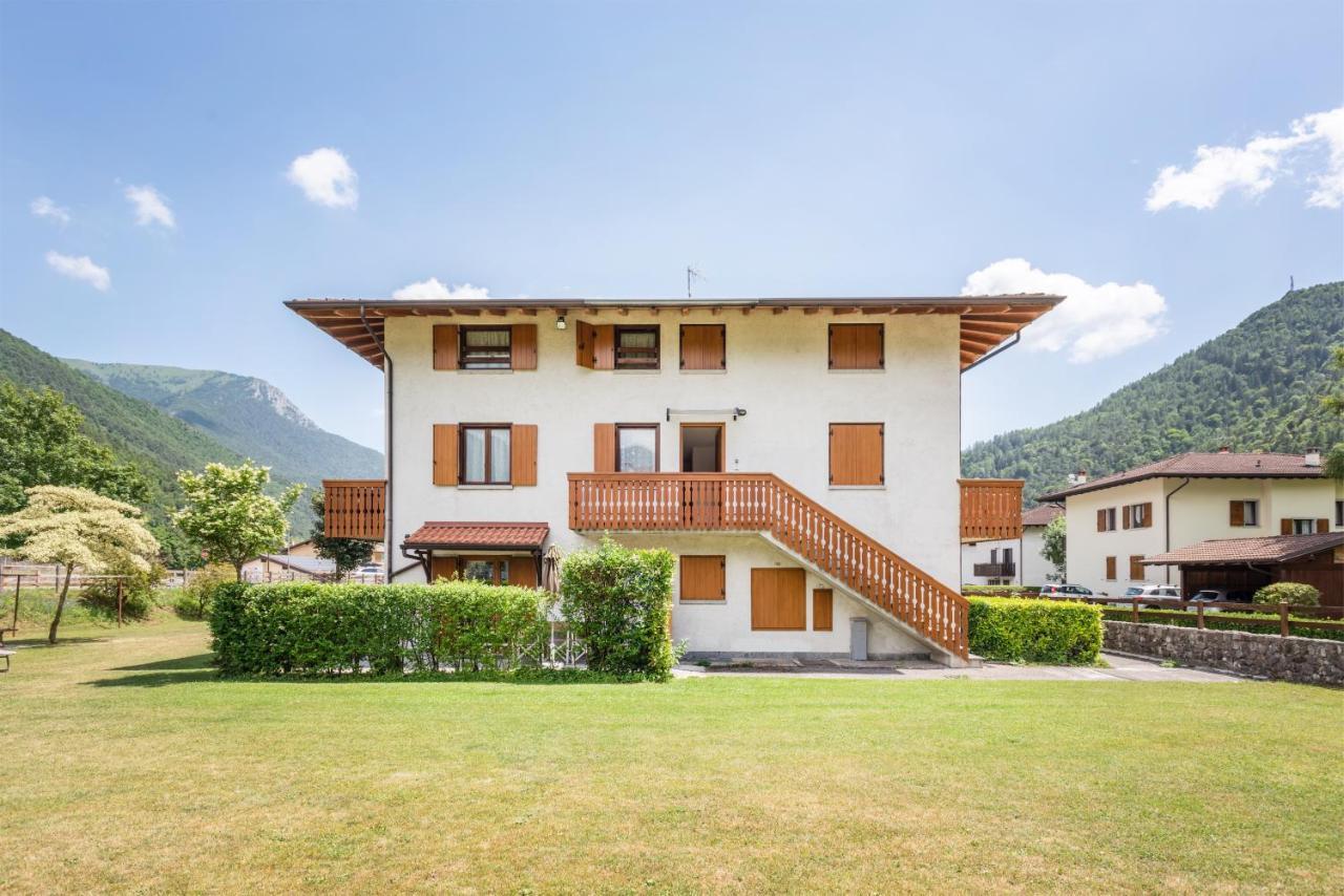 Casa Lucia Lägenhet Pieve Di Ledro Exteriör bild