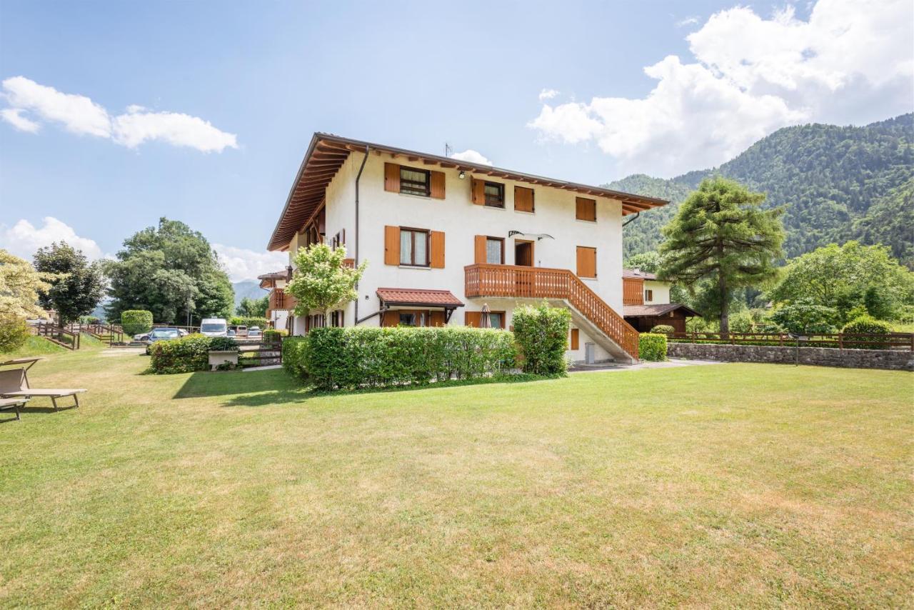 Casa Lucia Lägenhet Pieve Di Ledro Exteriör bild