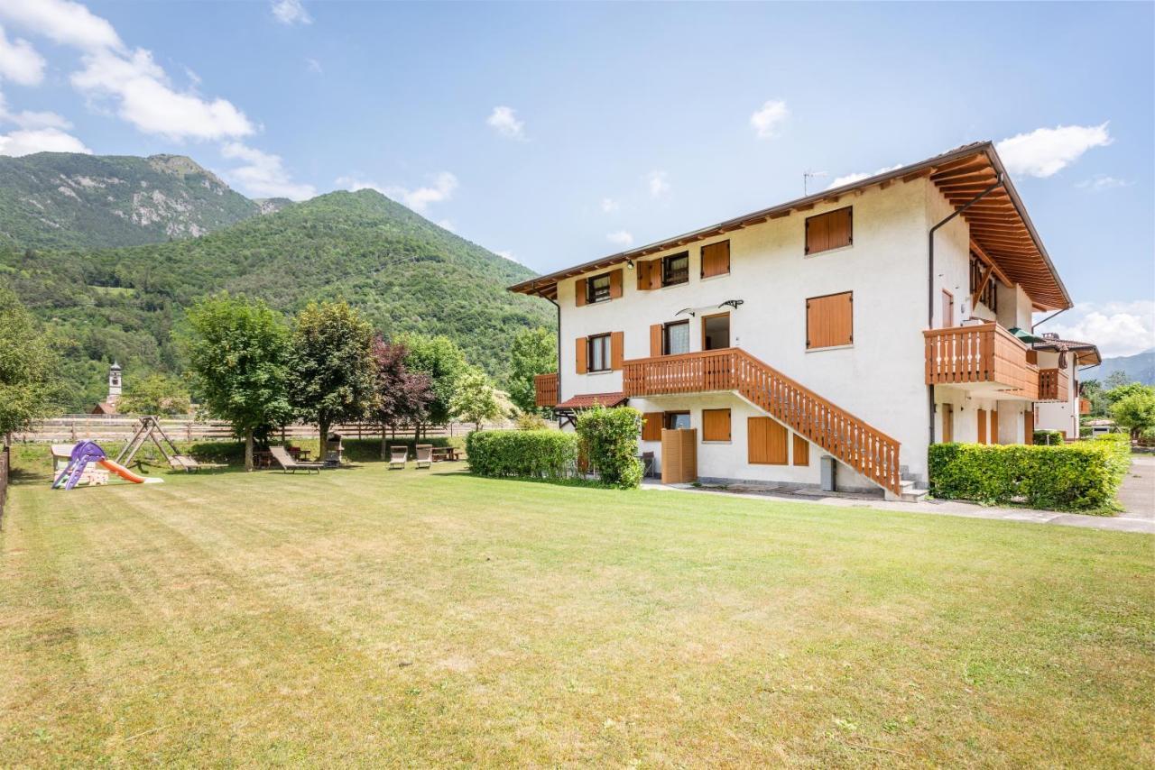 Casa Lucia Lägenhet Pieve Di Ledro Exteriör bild