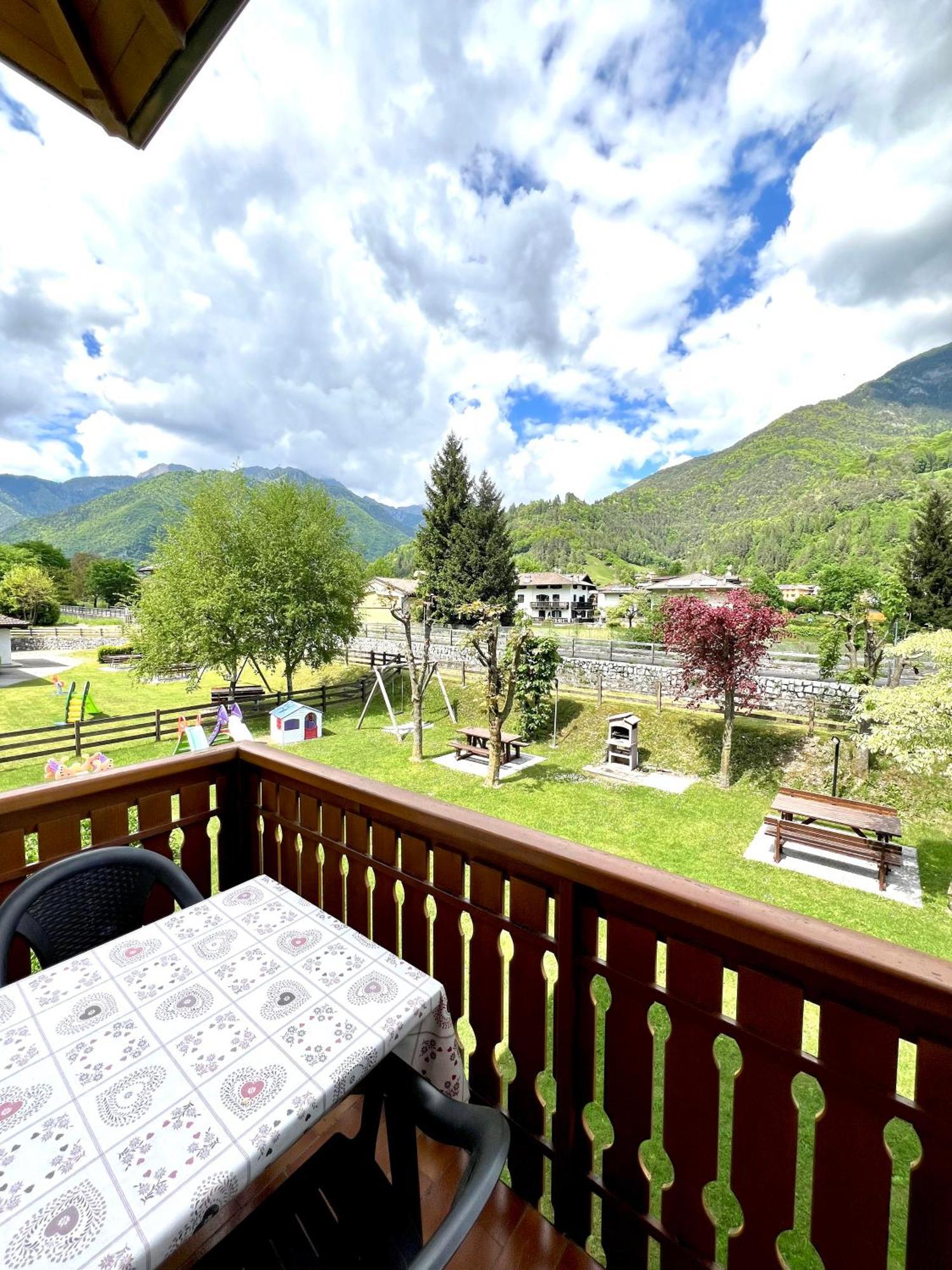 Casa Lucia Lägenhet Pieve Di Ledro Exteriör bild