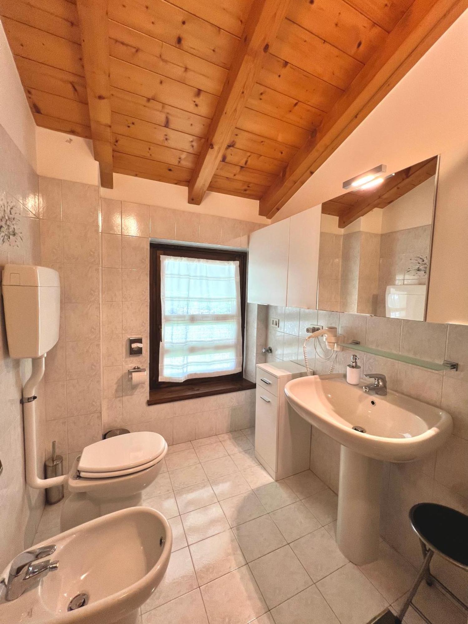 Casa Lucia Lägenhet Pieve Di Ledro Exteriör bild